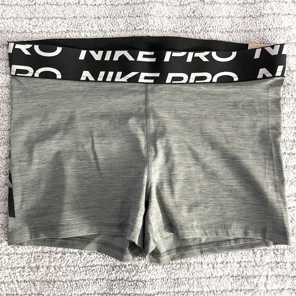 NIKE PRO TIGHT FIT - Picture 1 of 3